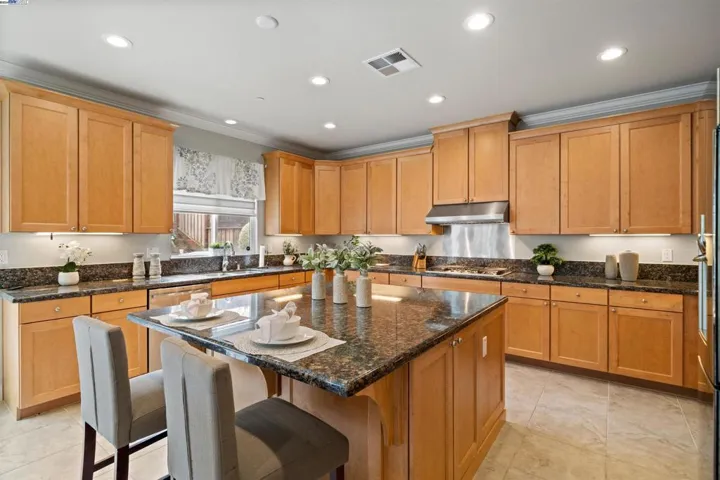 7906 Golden Springs Lane, Vallejo, California 94591