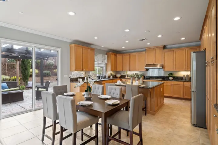 7906 Golden Springs Lane, Vallejo, California 94591
