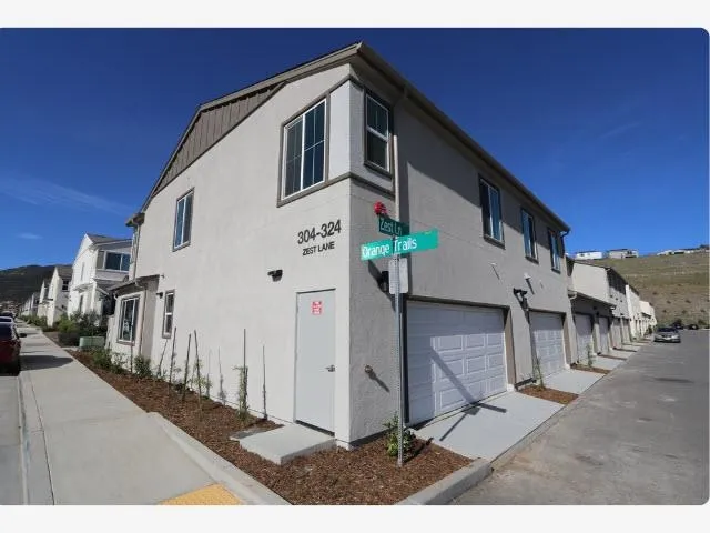 304 Zest Lane 25, Fallbrook, California 92028