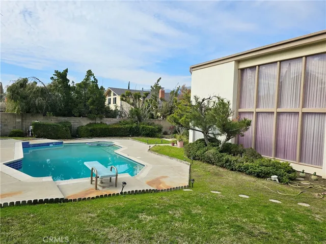 19438 Pine Valley Avenue, Porter Ranch, California 91326