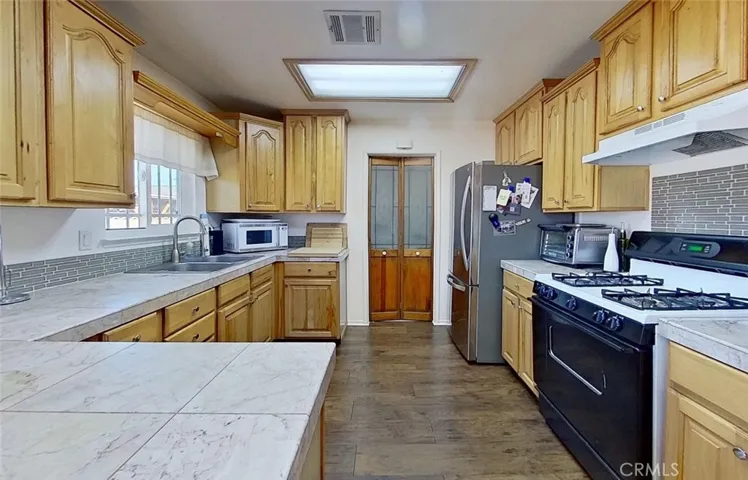 10830 Asbury Avenue, Stanton, California 90680
