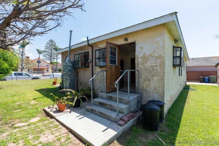1240 Fourth Ave, Chula Vista, California 91911