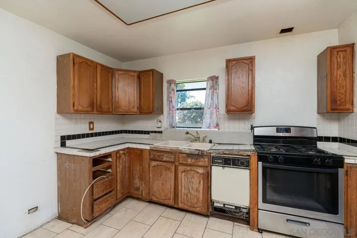 1240 Fourth Ave, Chula Vista, California 91911