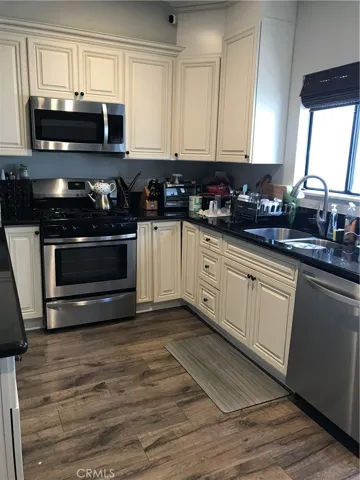 14450 Benefit Street 4, Sherman Oaks, California 91423