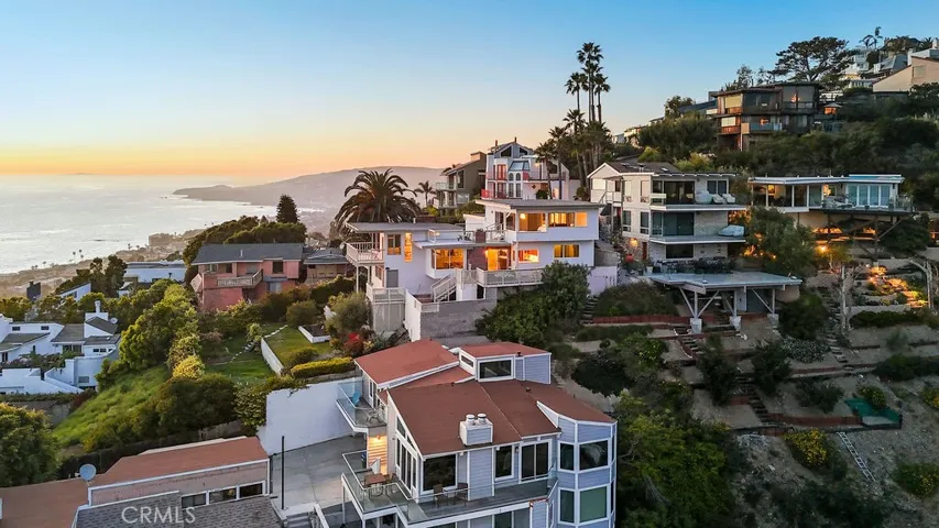 559 Alta Vista Way, Laguna Beach, California 92651