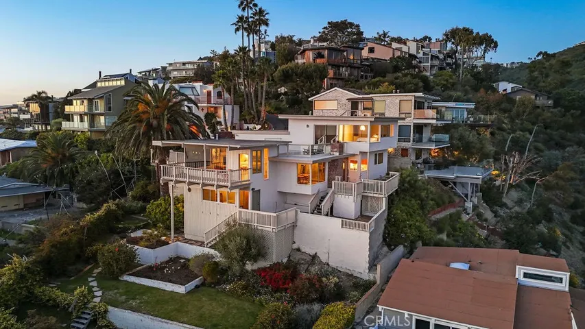 559 Alta Vista Way, Laguna Beach, California 92651