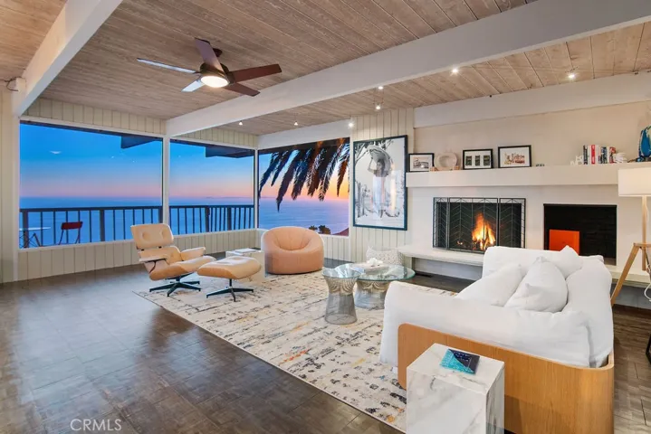 559 Alta Vista Way, Laguna Beach, California 92651