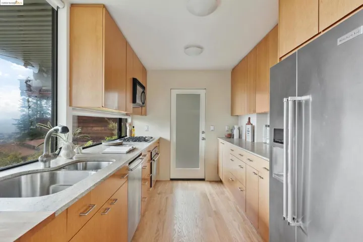 2877 Buena Vista Way, Berkeley, California 94708