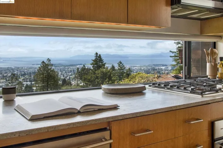 2877 Buena Vista Way, Berkeley, California 94708