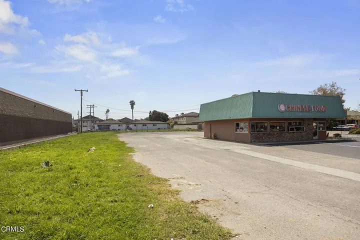 3-web-or-mls-UpmarketMedia_258pleasant-9