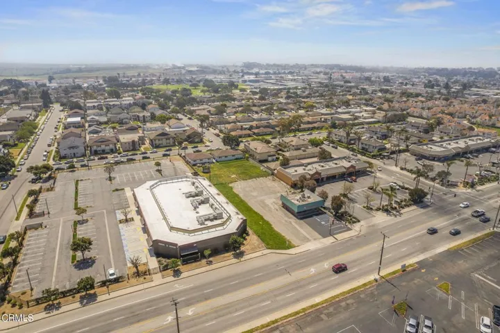 16-web-or-mls-UpmarketMedia_258Pleasantv