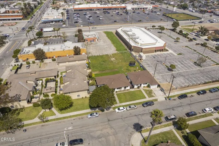 18-web-or-mls-UpmarketMedia_258Pleasantv