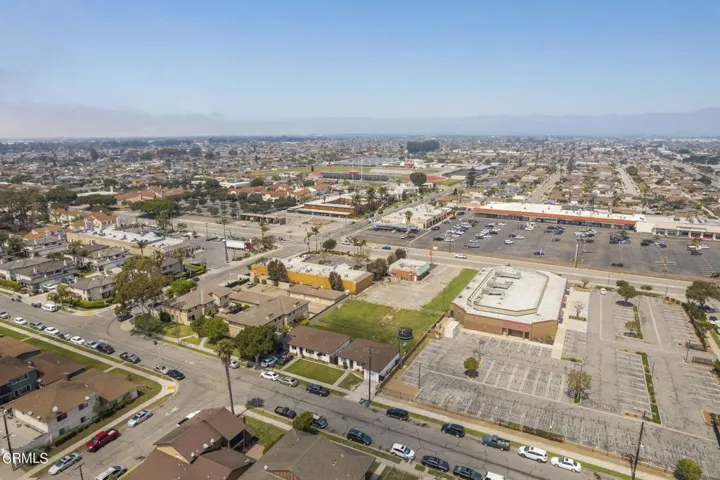 21-web-or-mls-UpmarketMedia_258Pleasantv