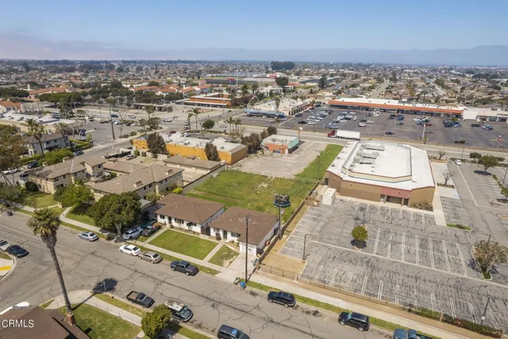 17-web-or-mls-UpmarketMedia_258Pleasantv