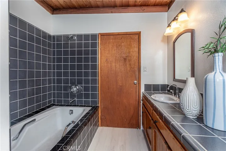 Full primary bathroom with soaking tub!