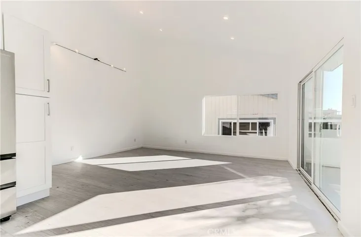 Giant Open Space with Vaulted ceiling