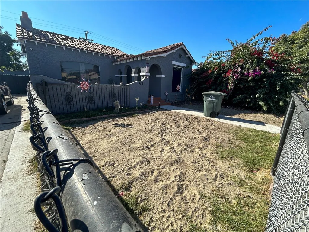 3816 Liberty Boulevard, South Gate, California 90280 home-pic-2