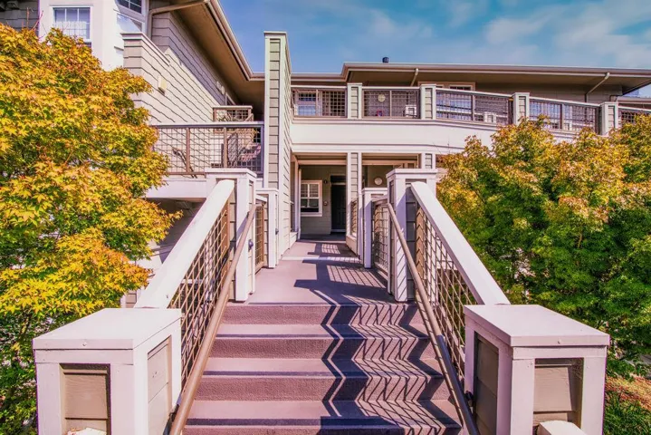 122 Swallowtail Court, Brisbane, California 94005