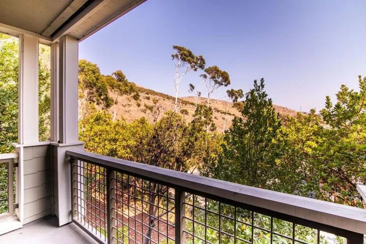 122 Swallowtail Court, Brisbane, California 94005