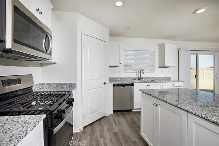 4246 Avenue J-6, Lancaster, California 93536