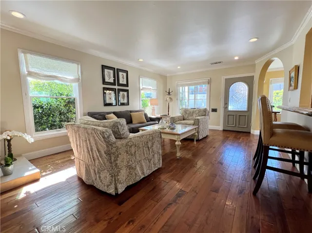 28 Giralda, Long Beach, California 90803