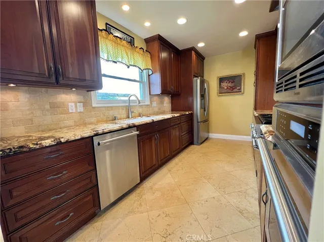 28 Giralda, Long Beach, California 90803