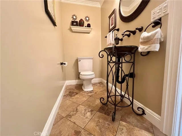 28 Giralda, Long Beach, California 90803
