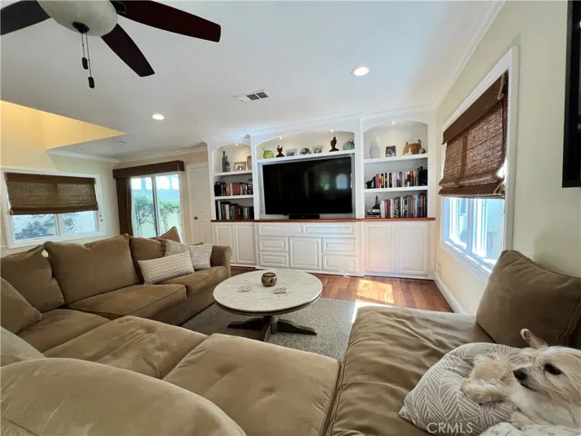 28 Giralda, Long Beach, California 90803