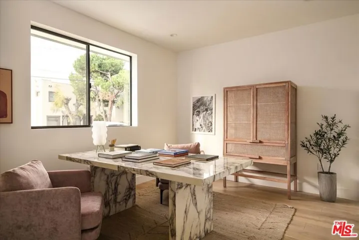 762 N Hyperion Avenue, Los Angeles, California 90029