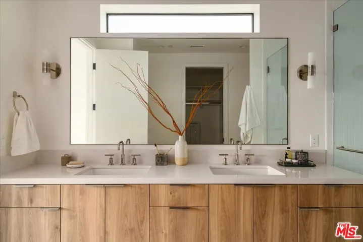 762 N Hyperion Avenue, Los Angeles, California 90029