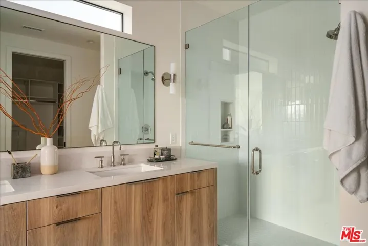 762 N Hyperion Avenue, Los Angeles, California 90029
