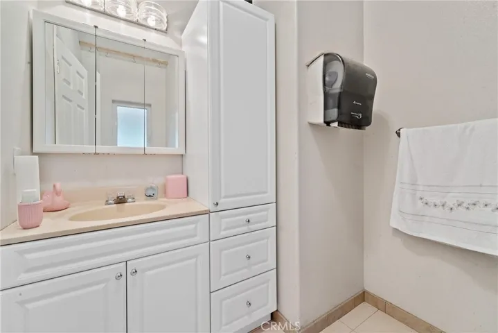 6152 Parker Drive, Palmdale, California 93551