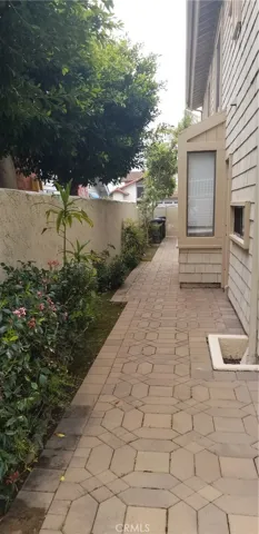 Pavers throughout the back