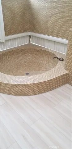 soaking tub
