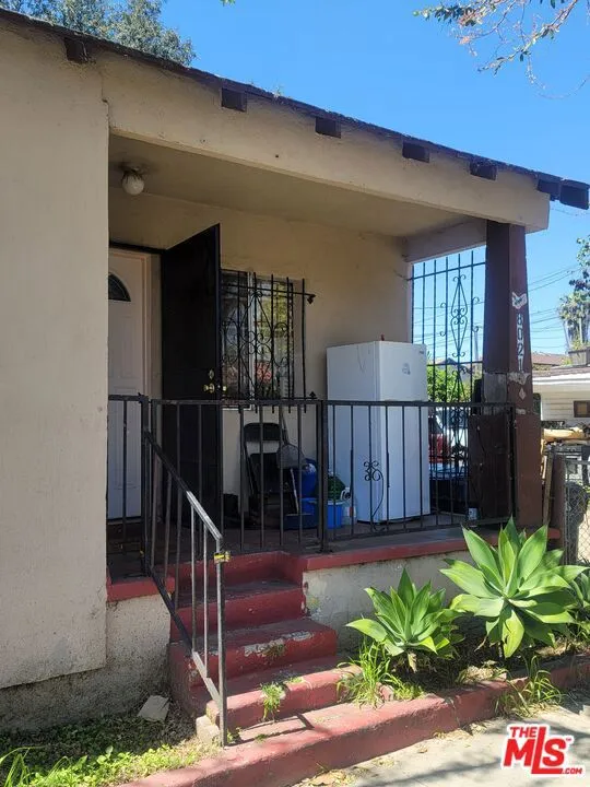 8021 Towne Avenue, Los Angeles, California 90003 home-pic-2