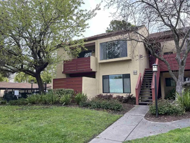 33971 Milton St, Fremont, California 94555-2240