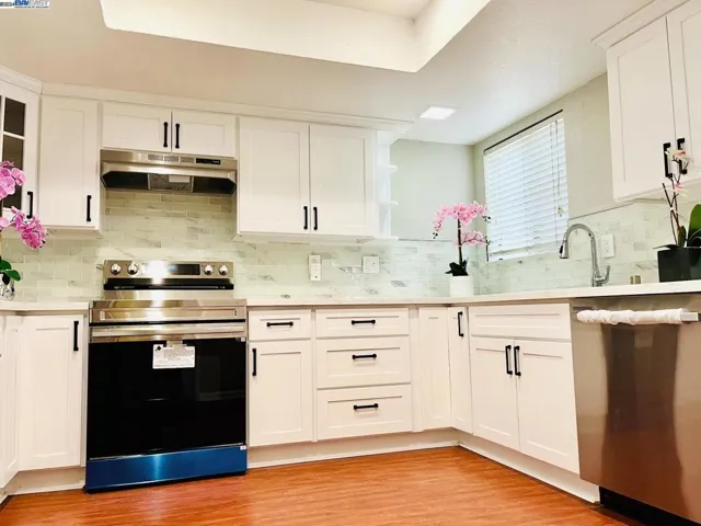 33971 Milton St, Fremont, California 94555-2240