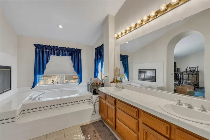 2556 Braden Place, Riverside, California 92503