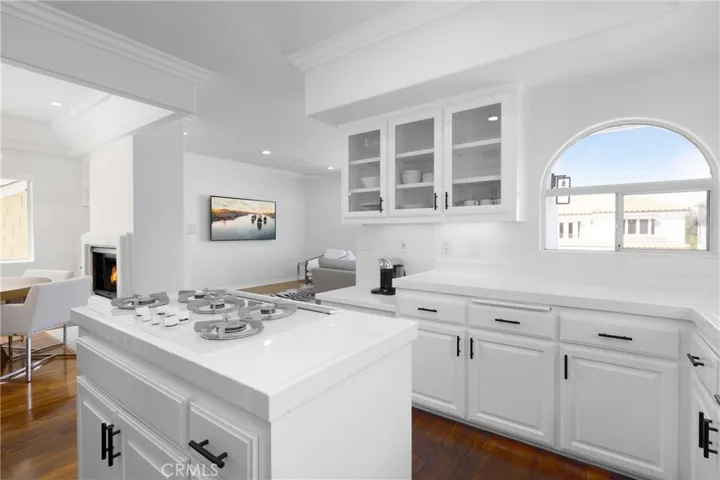 1321 W Bay Avenue, Newport Beach, California 92661