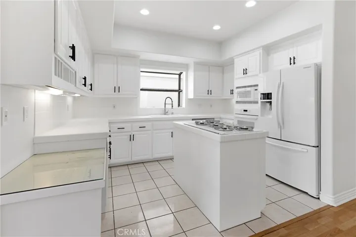 1321 W Bay Avenue, Newport Beach, California 92661
