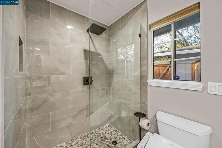 3rd Bathroom w: Pool Access