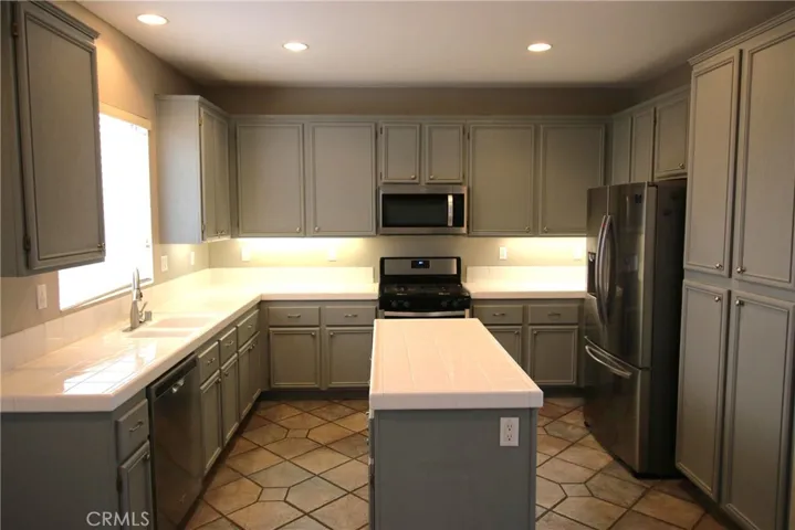 28252 Cedar Lane, Saugus, California 91350
