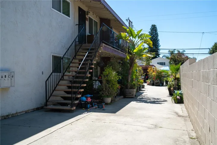 1520 W 20th Street, Long Beach, California 90810