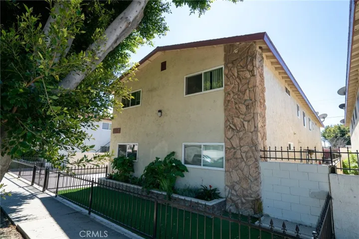 1526 W 20th Street, Long Beach, California 90810