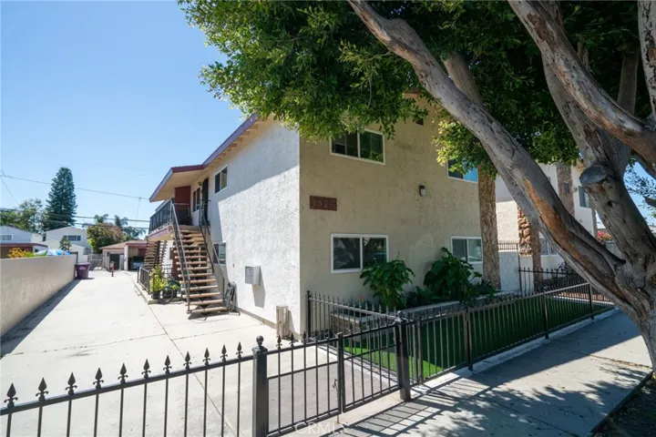 1526 W 20th Street, Long Beach, California 90810