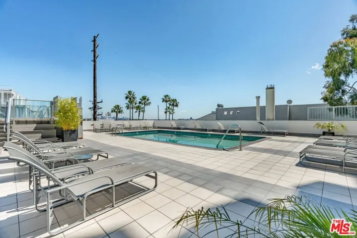 1155 N La Cienega Boulevard 411, West Hollywood, California 90069