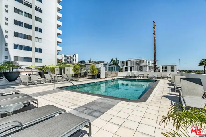 1155 N La Cienega Boulevard 411, West Hollywood, California 90069