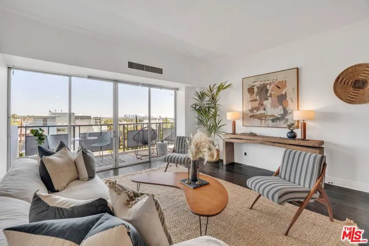 Relaxing Zone with DTLA views