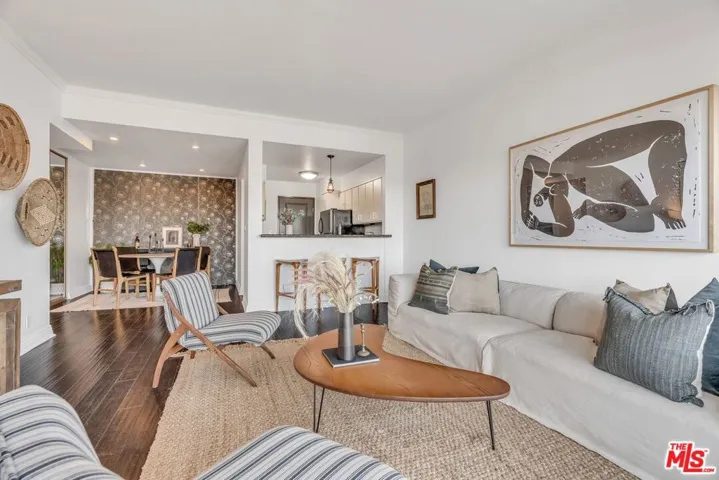 1155 N La Cienega Boulevard 411, West Hollywood, California 90069