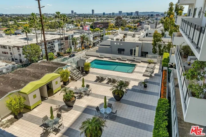 1155 N La Cienega Boulevard 411, West Hollywood, California 90069